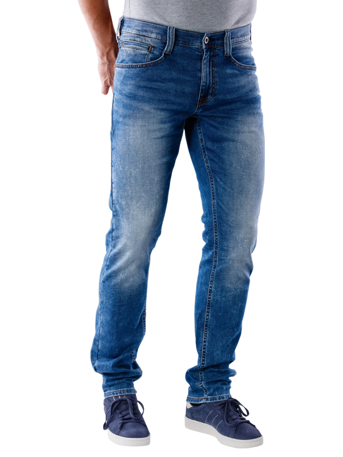 mustang tapered jeans